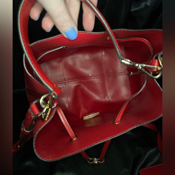 Michael Kors Red Mercer Leather Bucket Shoulder Bag - Picture 6 of 8